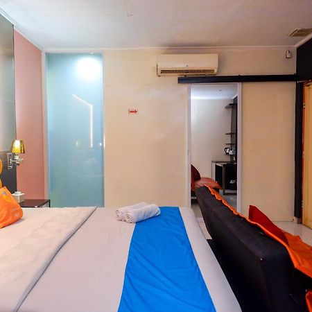 Sans Hotel International Surabaya Gubeng Екстер'єр фото