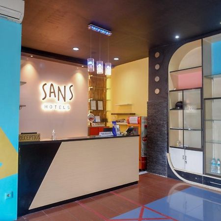 Sans Hotel International Surabaya Gubeng Екстер'єр фото