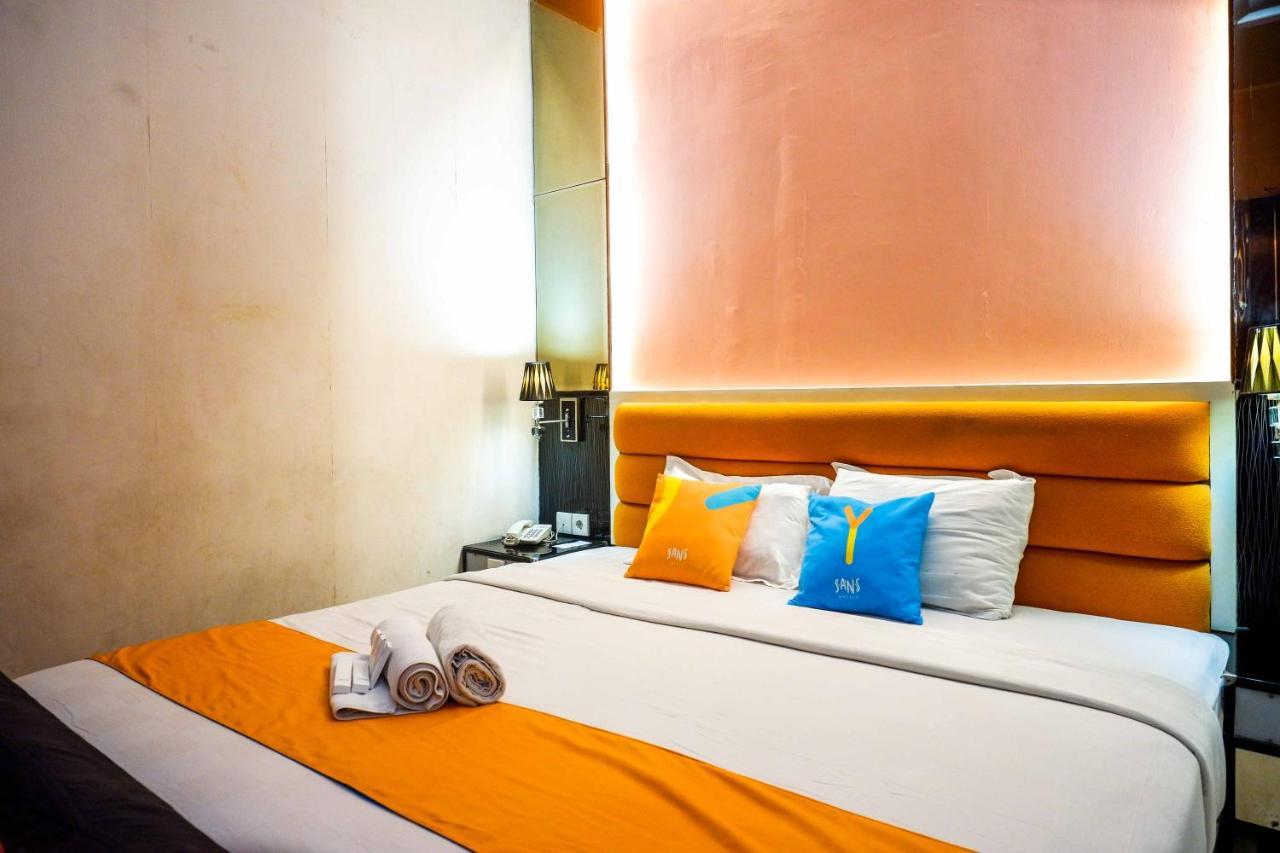Sans Hotel International Surabaya Gubeng Екстер'єр фото