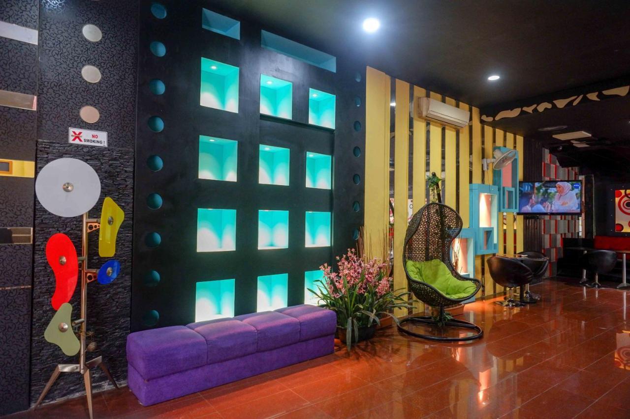 Sans Hotel International Surabaya Gubeng Екстер'єр фото