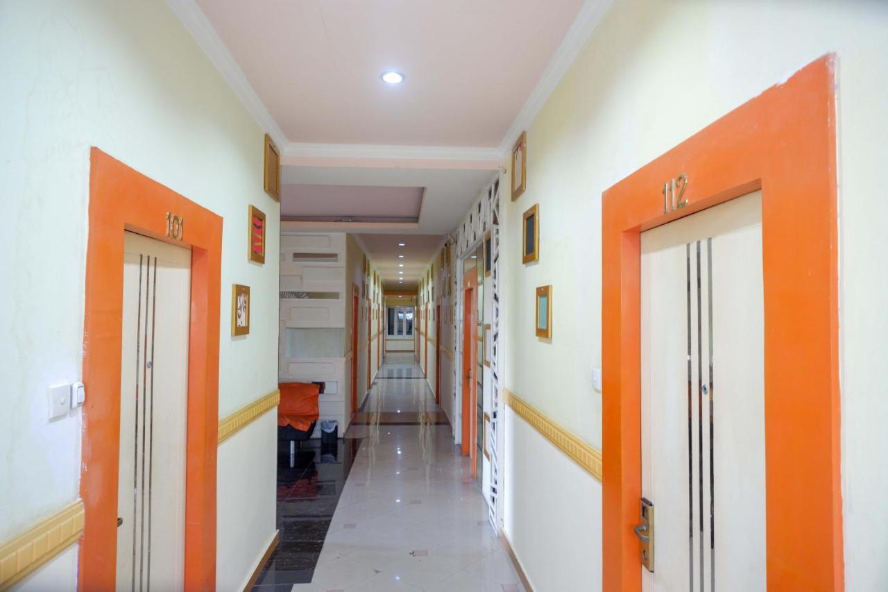 Sans Hotel International Surabaya Gubeng Екстер'єр фото