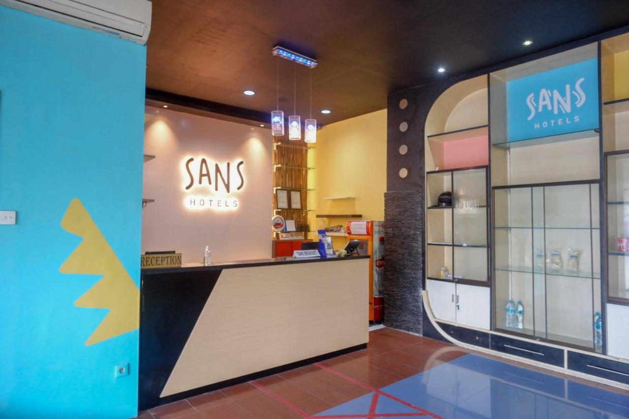 Sans Hotel International Surabaya Gubeng Екстер'єр фото