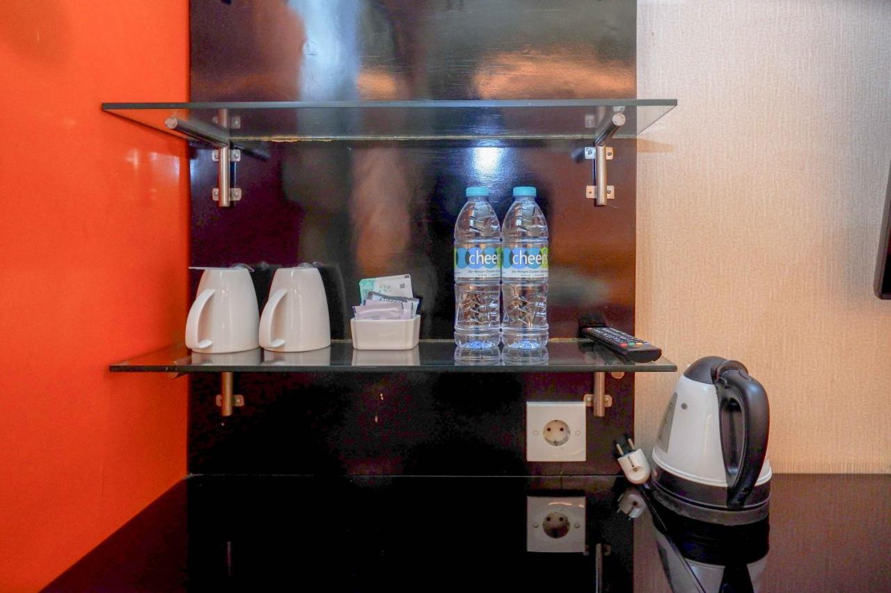 Sans Hotel International Surabaya Gubeng Екстер'єр фото
