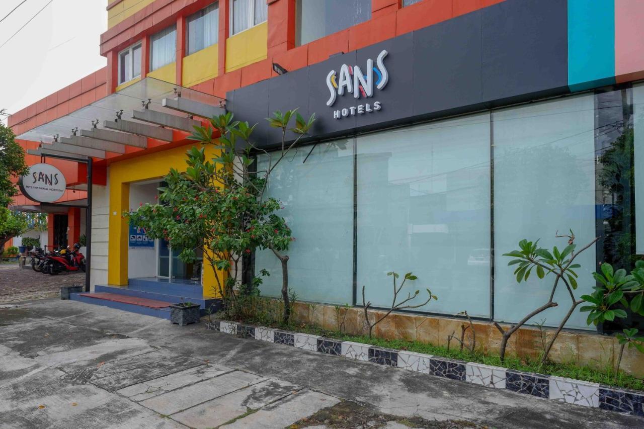 Sans Hotel International Surabaya Gubeng Екстер'єр фото