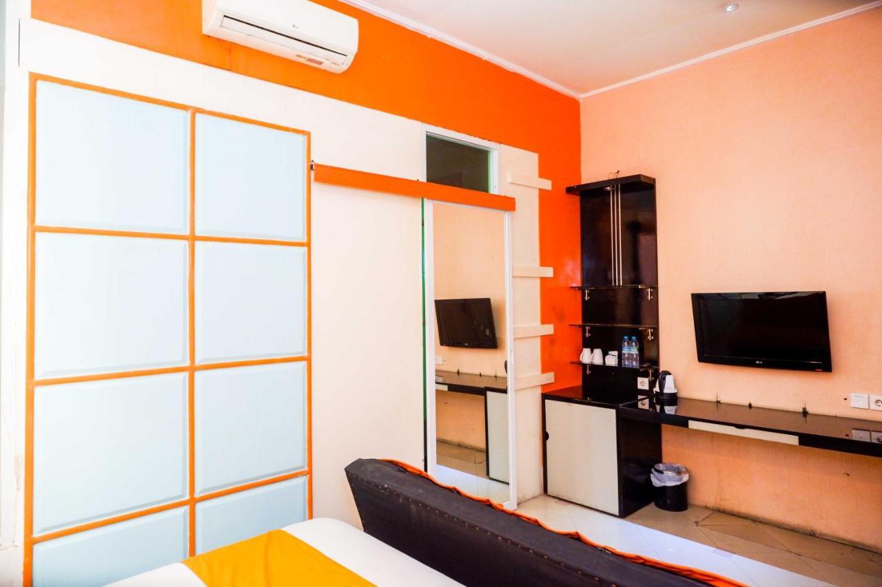 Sans Hotel International Surabaya Gubeng Екстер'єр фото