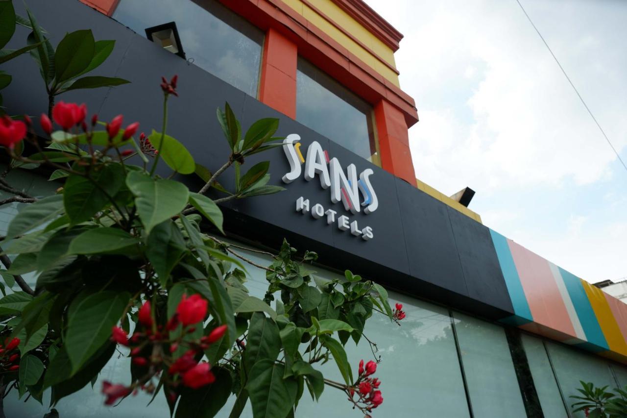 Sans Hotel International Surabaya Gubeng Екстер'єр фото