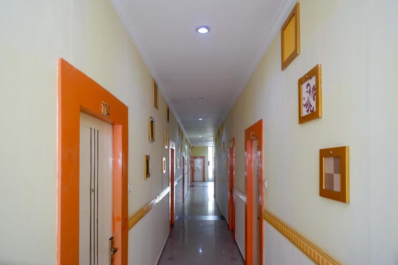 Sans Hotel International Surabaya Gubeng Екстер'єр фото
